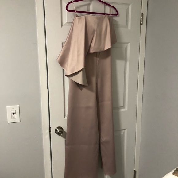 pink jumpsuit with satin fabric and bandeau style - Picture 4 of 5